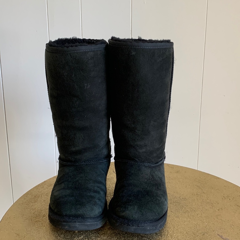 Size 4 tall black UGGs